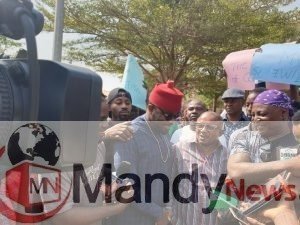 Charly Boy, Protesters Storm US Embassy Over Buhari’s Removal Of CJN Onnoghen