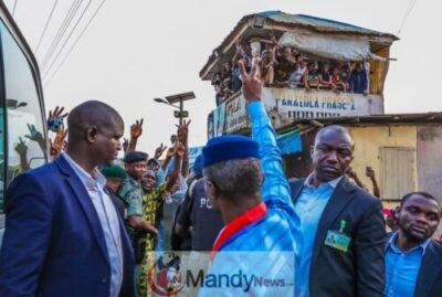 Buhari’s Magic Hand And Other Photos From Campaign Trail