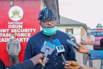 17 Chinese, 10 Nigerians Illegal Miners Arrested In Osun 1 EXH0PtaX0AAL3vI