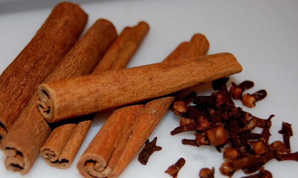 Using Cloves and Cinnamon in Spiritual Practices
