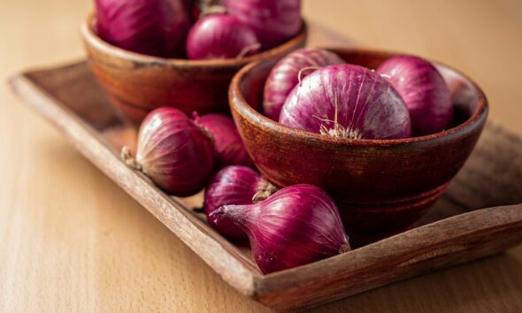 Why Bathing With Onion Water Works Wonders — Here's How To Do It